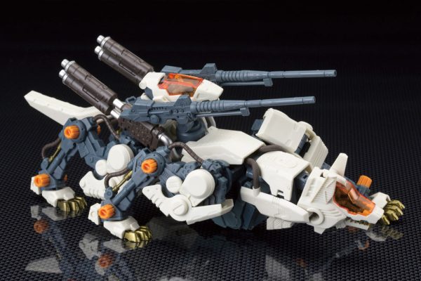 PRE-ORDER: Zoids 1 72 HMM  RZ-009 Command Wolf AC & LC Marking Plus Ver. Supply